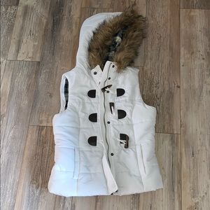 Love tree fitted puffy vest